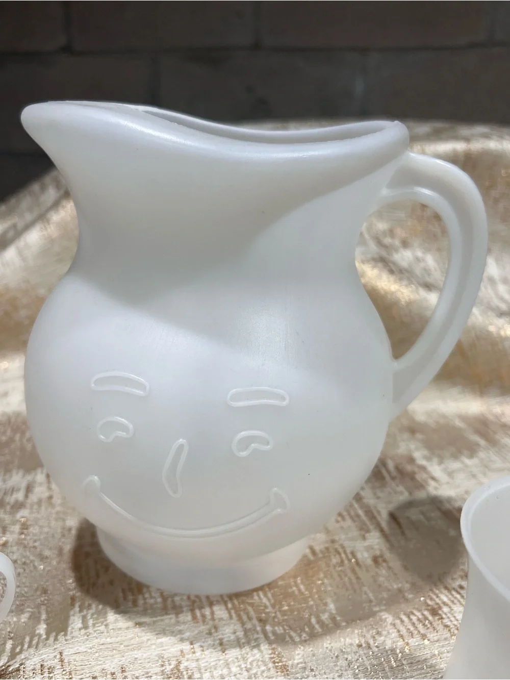 Vintage Kool Aid Man 2 Quart Plastic Pitcher And 2 Cups 1980's Vintage